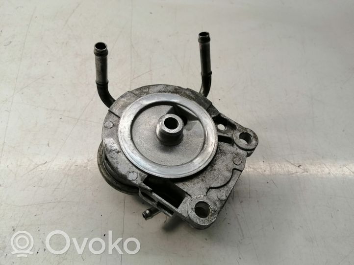 Toyota Avensis T270 Halterung Kraftstofffilter 