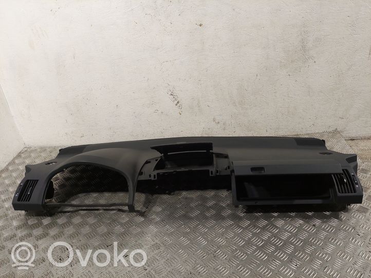 Toyota Corolla Verso AR10 Tableau de bord 553020F010