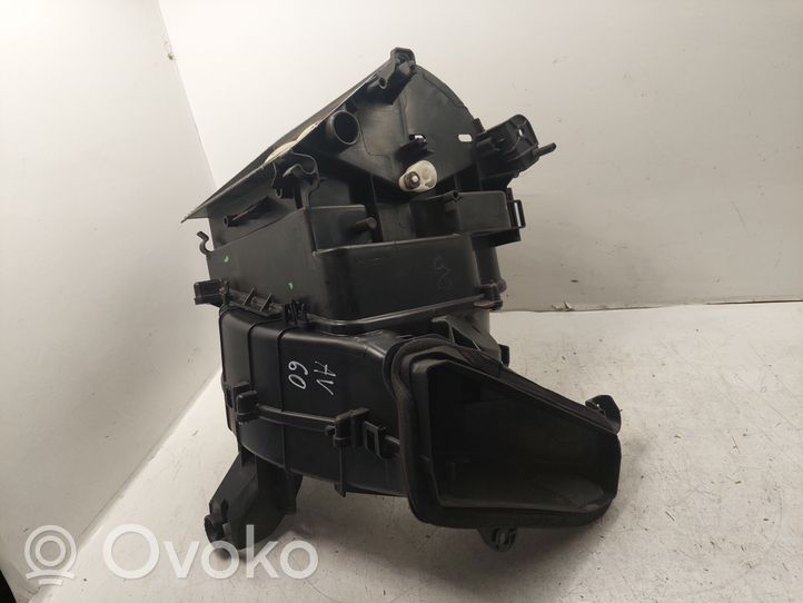 Toyota Avensis T270 Interior heater climate box assembly 8701002C61