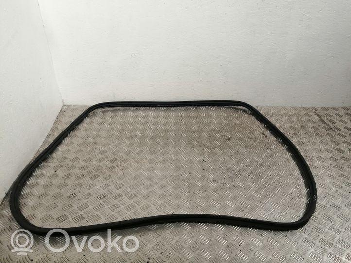 Toyota Corolla Verso AR10 Gumowa uszczelka bagażnika tylnego / Na karoserii 