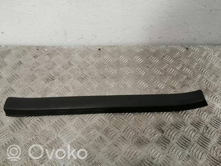 Toyota Corolla Verso AR10 Garniture marche-pieds avant 