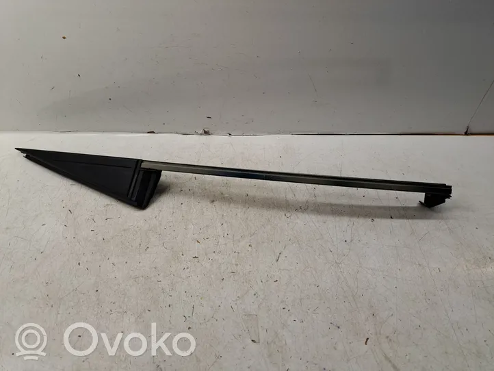 Toyota Corolla Verso AR10 Rail de pare-brise de porte arrière 54058