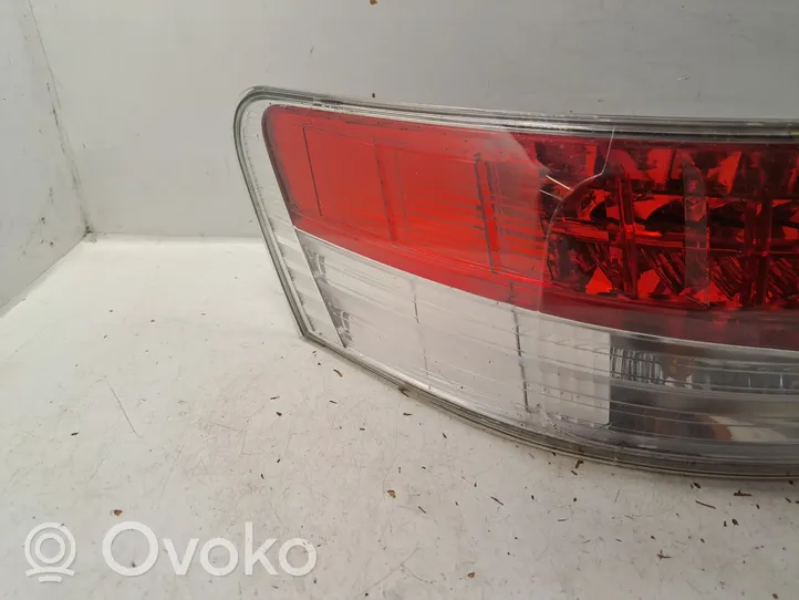 Toyota Avensis T270 Lampa tylna 