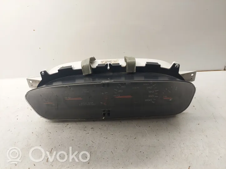 Chrysler Voyager Geschwindigkeitsmesser Cockpit P04685629