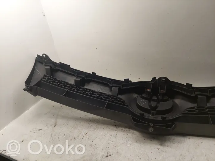 Toyota Corolla Verso AR10 Maskownica / Grill / Atrapa górna chłodnicy 531110F020