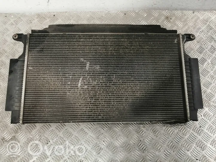 Toyota Avensis T270 Radiateur de refroidissement 