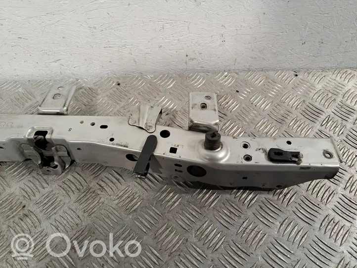 Toyota Auris 150 Staffa del pannello di supporto del radiatore parte superiore 