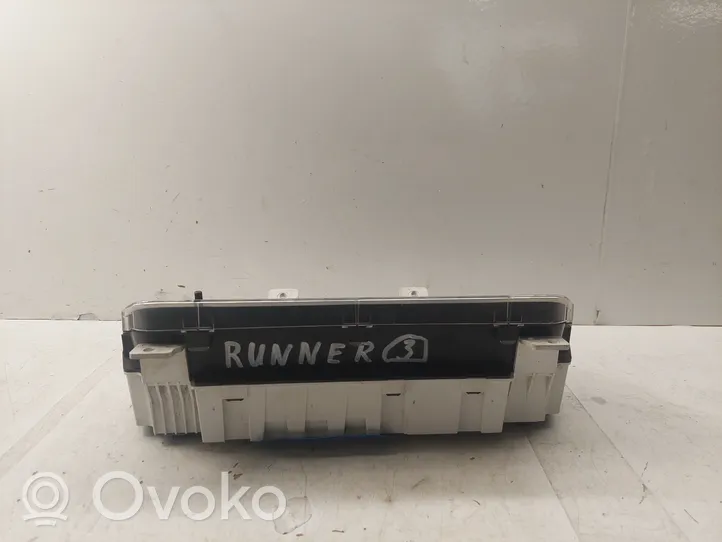 Mitsubishi Space Runner Speedometer (instrument cluster) MR381545