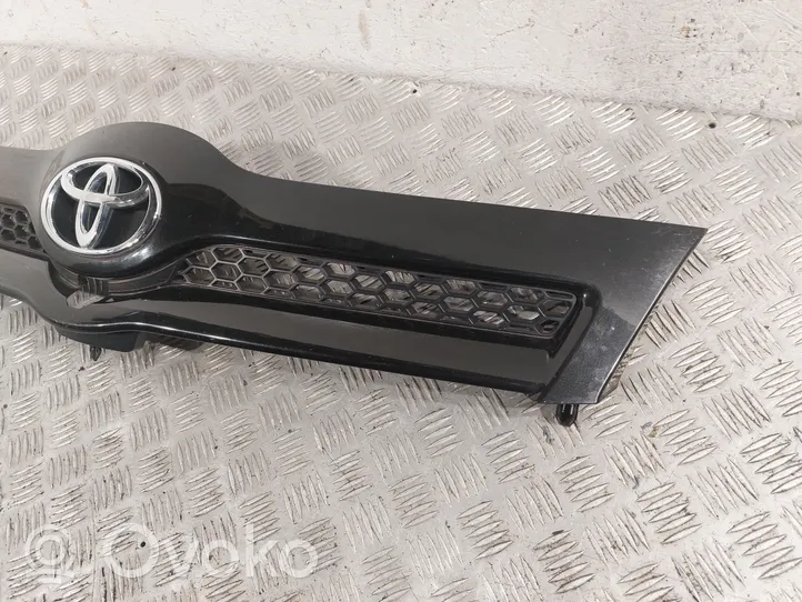 Toyota Corolla Verso AR10 Grille de calandre avant 