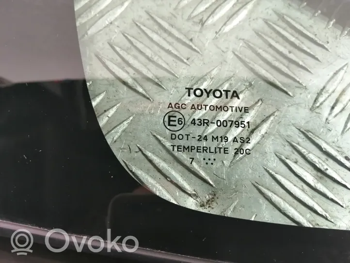 Toyota Auris 150 Szyba przednia karoseryjna trójkątna 