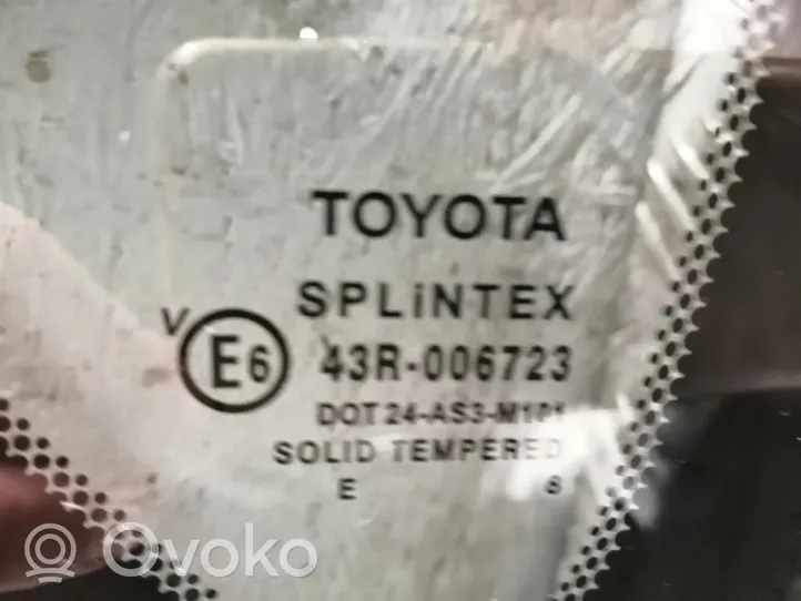 Toyota Corolla Verso AR10 Finestrino/vetro retro 
