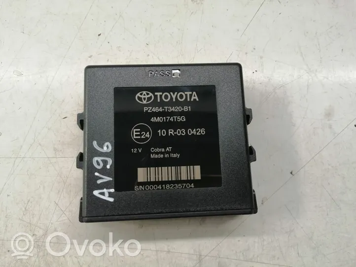 Toyota Avensis T270 Pysäköintitutkan (PCD) ohjainlaite/moduuli PZ464T3420B1