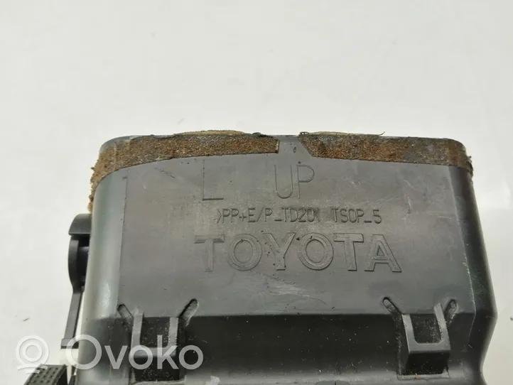 Toyota Avensis T250 Copertura griglia di ventilazione laterale cruscotto 