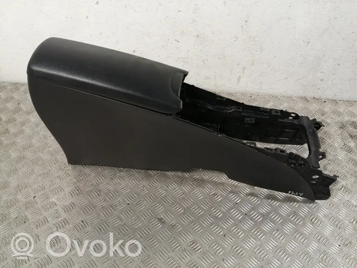 Toyota Avensis T270 Center console 