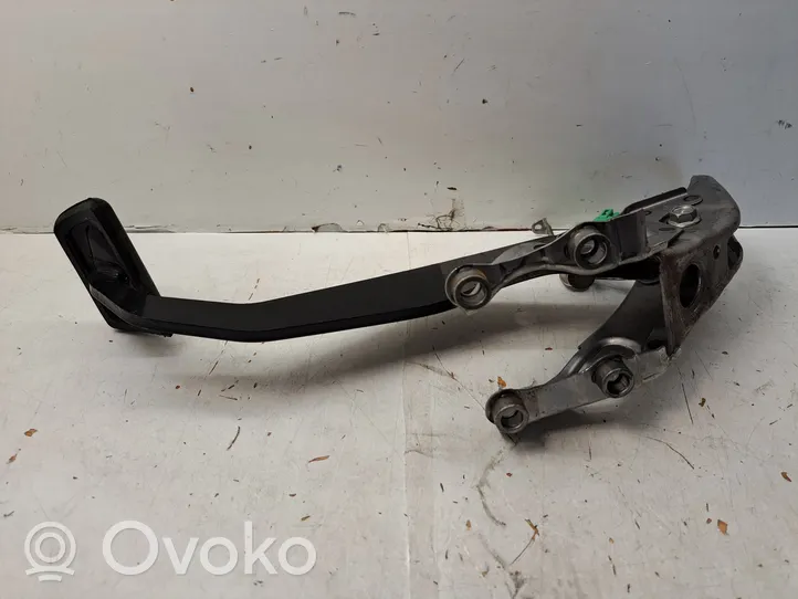 Toyota Avensis T270 Brake pedal 