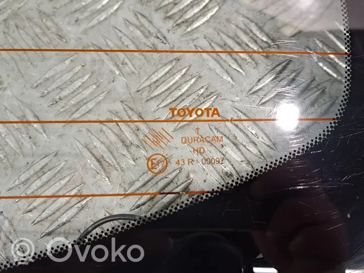 Toyota Corolla Verso AR10 Takalasi/takaikkuna 