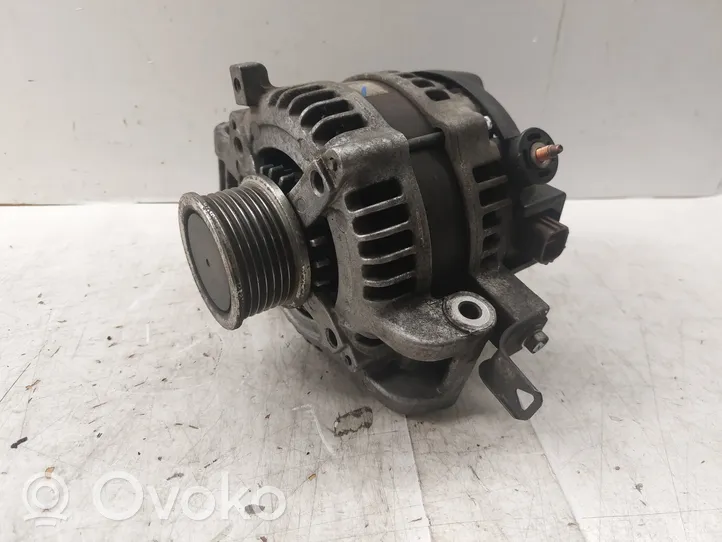 Toyota Corolla Verso AR10 Generatore/alternatore 