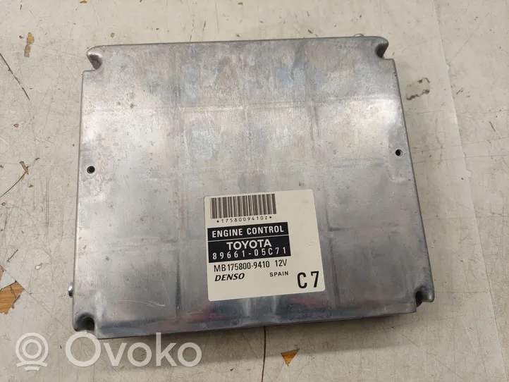 Toyota Avensis T250 Calculateur moteur ECU MB1758009410