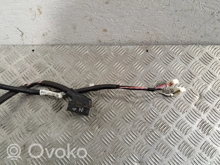 Toyota Avensis T270 Arnés/cableado para freno de mano 