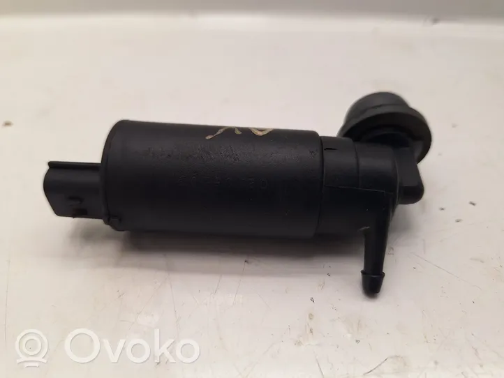 Toyota Avensis T250 Windscreen/windshield washer pump 