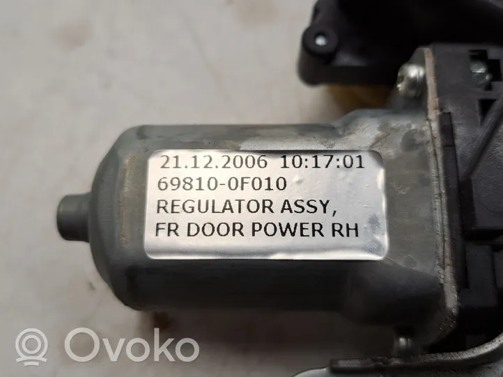 Toyota Corolla Verso AR10 Elektryczny podnośnik szyby drzwi przednich 