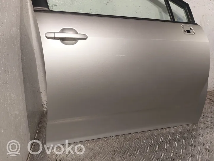 Toyota Corolla Verso AR10 Etuovi 