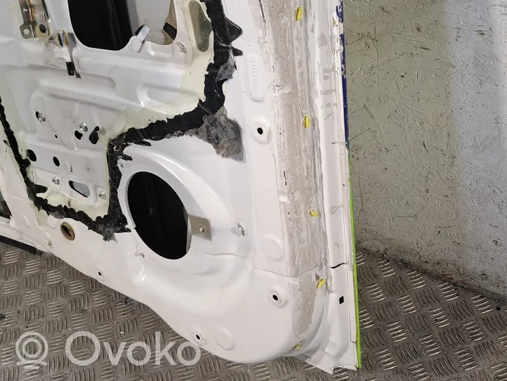 Toyota Corolla Verso AR10 Aizmugurējās durvis 