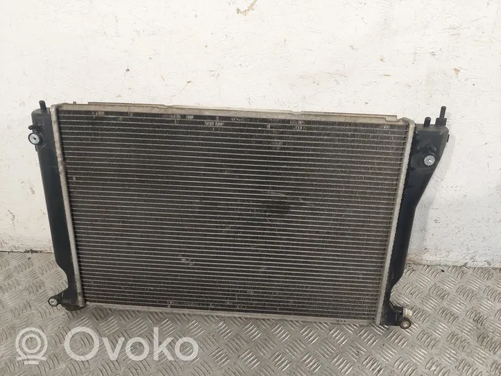 Toyota Corolla Verso AR10 Dzesēšanas šķidruma radiators 