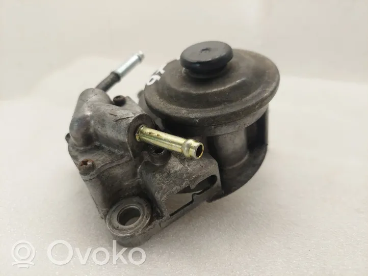 Toyota Corolla Verso AR10 Support de montage de filtre à carburant 233800R012