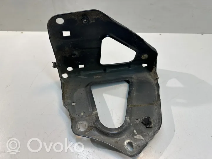 Audi A6 S6 C6 4F Soporte de montaje del guardabarros 4F0821135