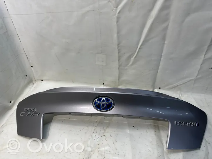 Toyota C-HR Garniture de hayon 76811F4010