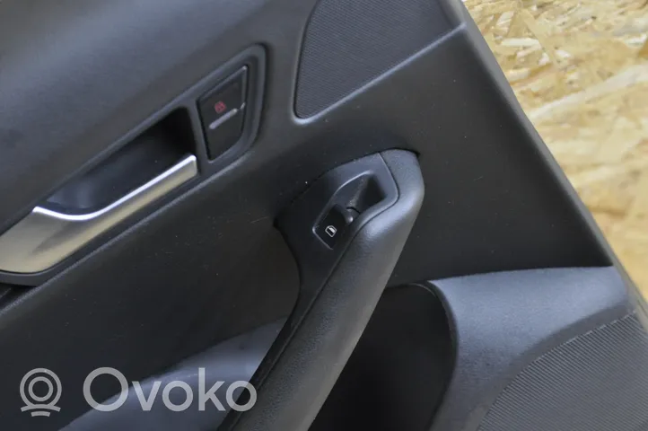 Audi Q5 SQ5 Apmušimas galinių durų (obšifke) 8R0867305