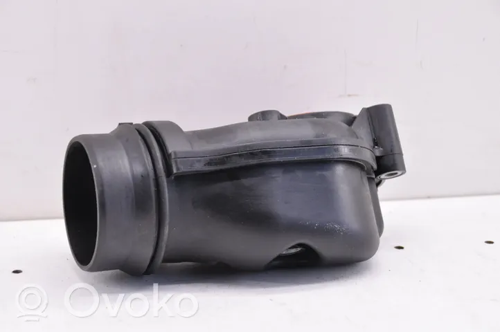 Opel Astra K Tuyau d'admission d'air turbo 55569362