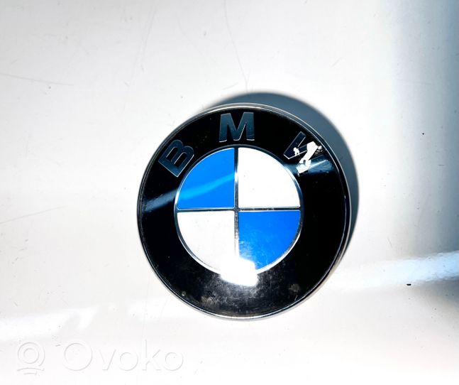 BMW 3 F30 F35 F31 Mostrina con logo/emblema della casa automobilistica 8219237