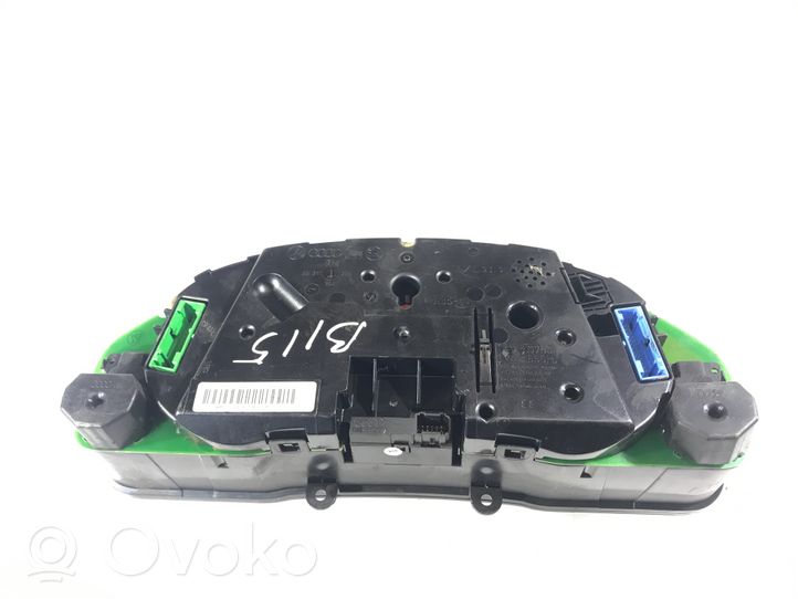 Audi A6 S6 C5 4B Spidometrs (instrumentu panelī) 4B0919860F