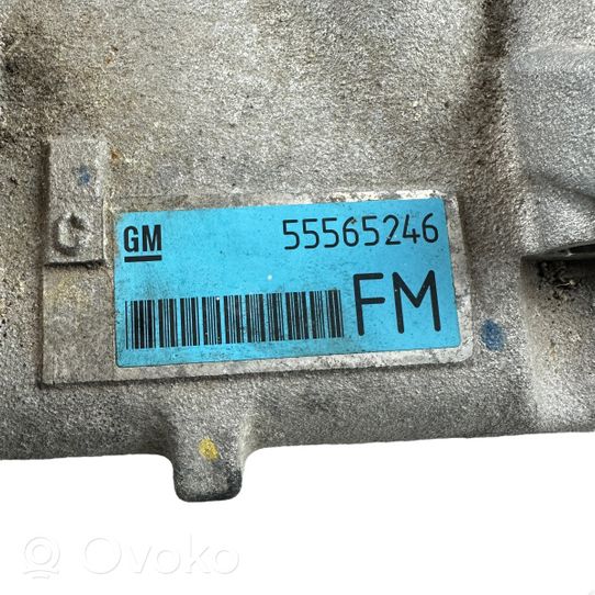 Opel Astra J Collecteur d'admission 55565246
