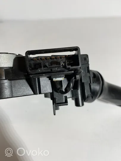 Toyota Hilux (AN10, AN20, AN30) Interruptor/palanca de limpiador de luz de giro 17F032