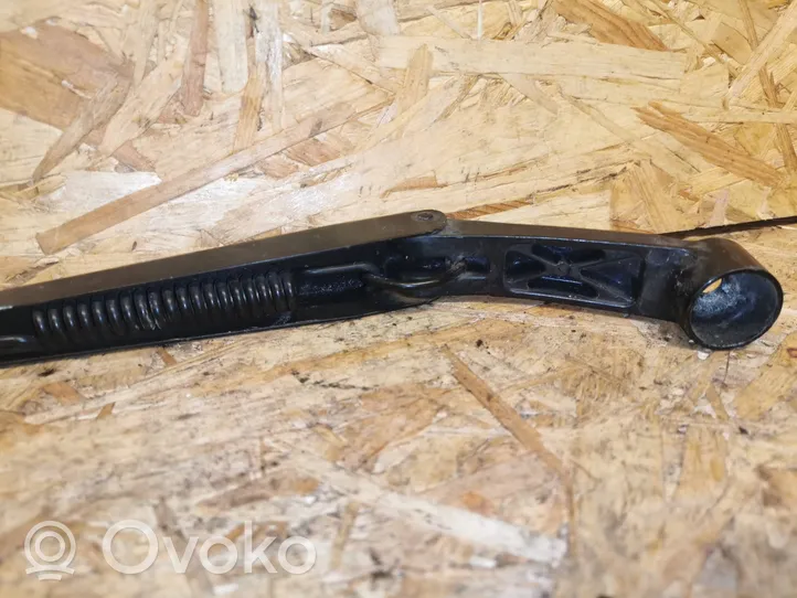 Toyota Hilux (AN10, AN20, AN30) Front wiper blade arm 6903