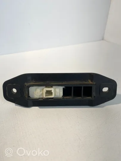 Toyota Auris E180 Interruptor para abrir la puerta trasera 15C879