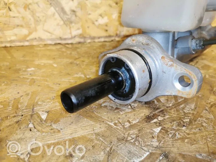 Toyota Corolla Verso E121 Główny cylinder hamulca 13231110310