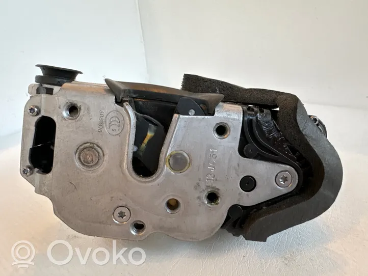 Opel Astra J Rear door lock 13579566