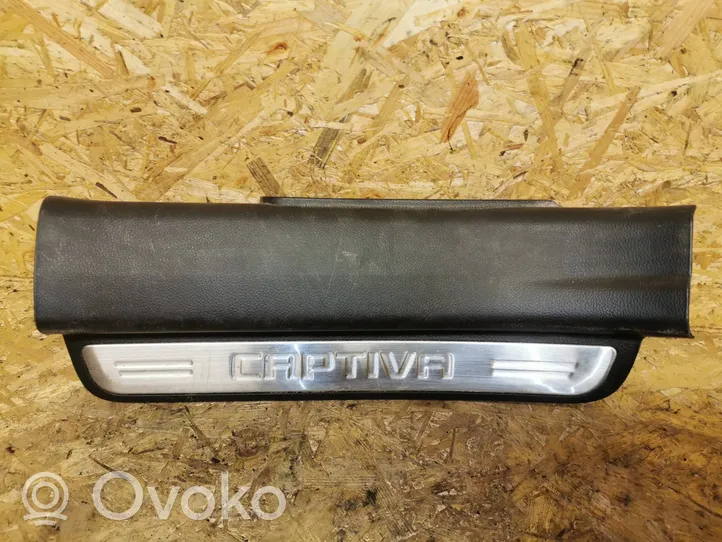 Chevrolet Captiva Garniture de marche-pieds arrière 96630473