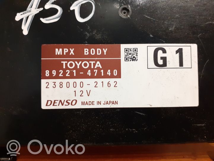 Toyota Prius (XW30) Korin keskiosan ohjainlaite 8922147140