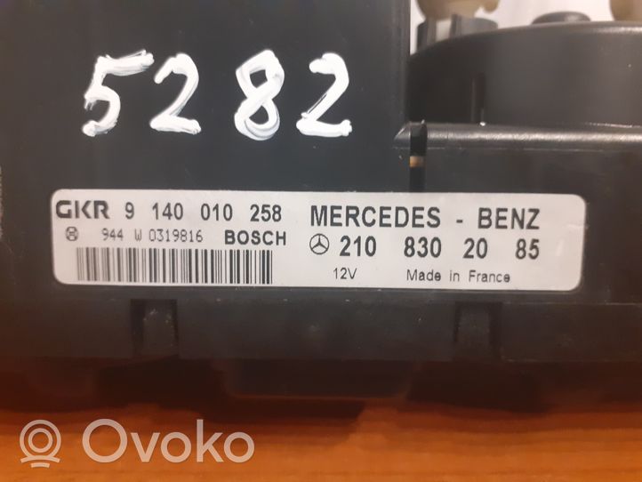 Mercedes-Benz E W210 Interruttore ventola abitacolo 2108302085