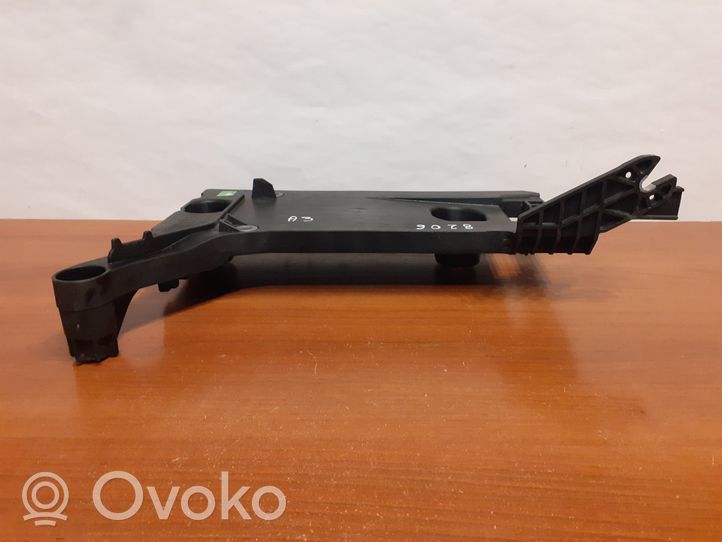 Audi A3 S3 8V Support boîte de batterie 8206