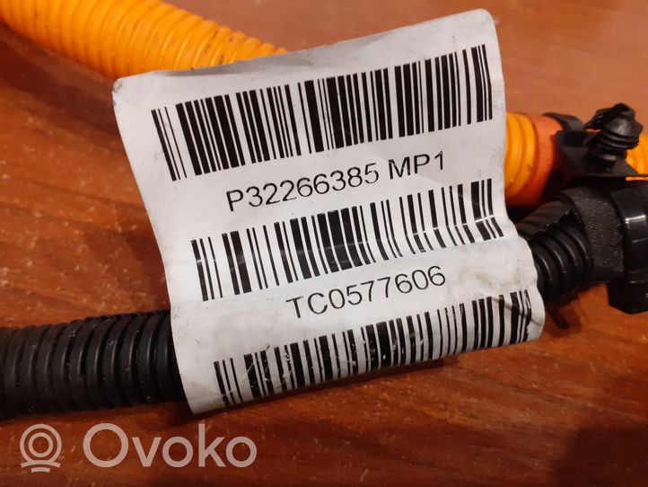 Volvo XC40 Positive cable (battery) V33B000703