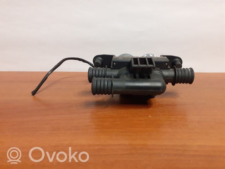 BMW X5 E70 Podgrzewacz płynu chłodzącego 6910544