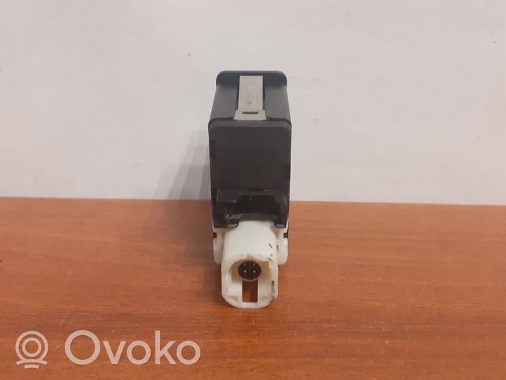 BMW X5 E70 Câble adaptateur AUX 11471