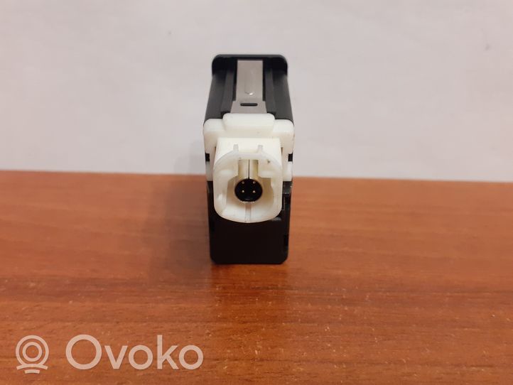 BMW X5 E70 Câble adaptateur AUX 8410923765301