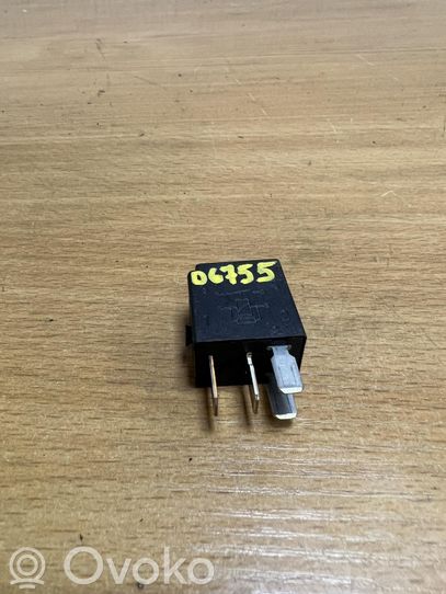 4RA00781300 Mercedes-Benz GLC X253 C253 Autres relais, 10.00 € | OVOKO